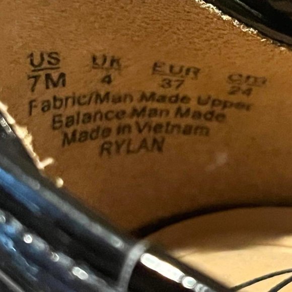 NWOT Abella Plaid Pointed-Toe Flats (7M) - Picture 7 of 7